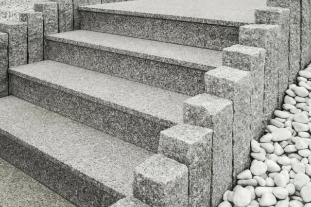 Czym przykleić granit do betonu, aby uniknąć problemów z trwałością? Czym przykleić granit do betonu, aby uniknąć problemów z trwałością?