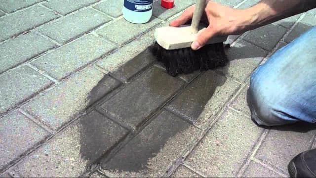 Jak wyczyścić kostkę brukową z tynku i przywrócić jej blask Jak wyczyścić kostkę brukową z tynku i przywrócić jej blask