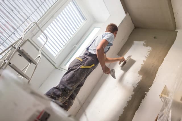 Tynki mineralne czy gipsowe: które wybrać dla idealnego wnętrza? Tynki mineralne czy gipsowe: które wybrać dla idealnego wnętrza?