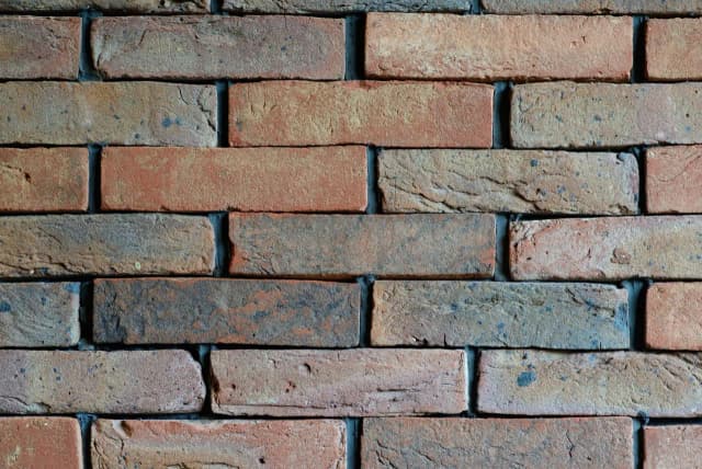 Jakie wymiary ma cegła? Porównanie najpopularniejszych typów cegieł Jakie wymiary ma cegła? Porównanie najpopularniejszych typów cegieł