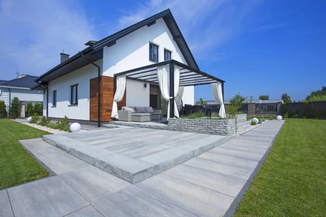 Jaki beton na zewnątrz - wybierz najlepszy materiał na taras i schody Jaki beton na zewnątrz - wybierz najlepszy materiał na taras i schody